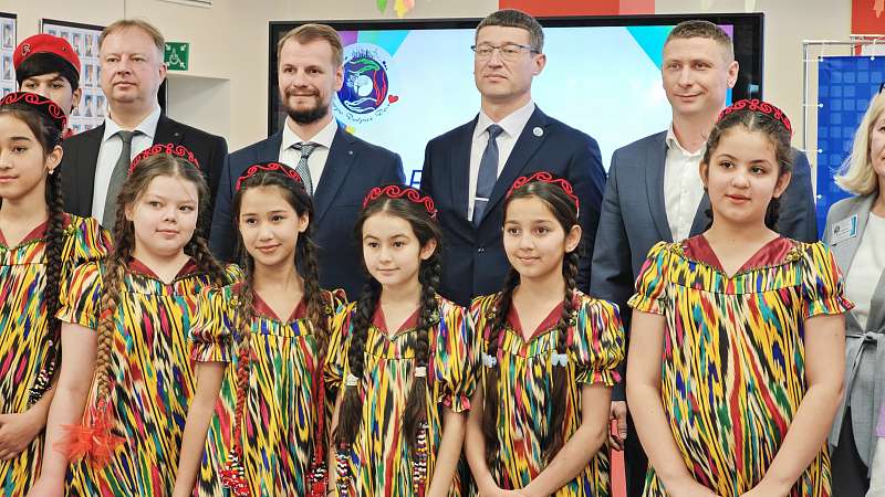 Делегация Общества «Знание» посетила  школу имени М.В. Ломоносова