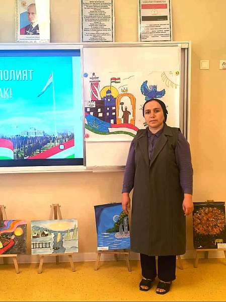 Выставка рисунков ко Дню независимости Таджикистана