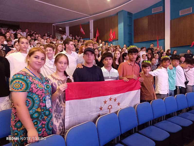 Наши юные таланты покоряют ВДЦ "Океан" и международный фестиваль!